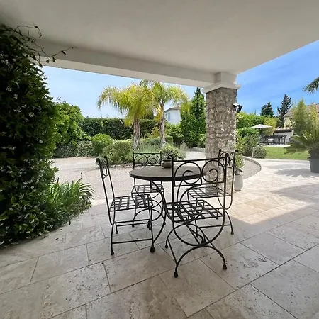 Capleouna-manou Villa *